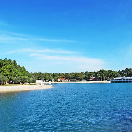 בית נופש Ferienhaus Umag 220s *